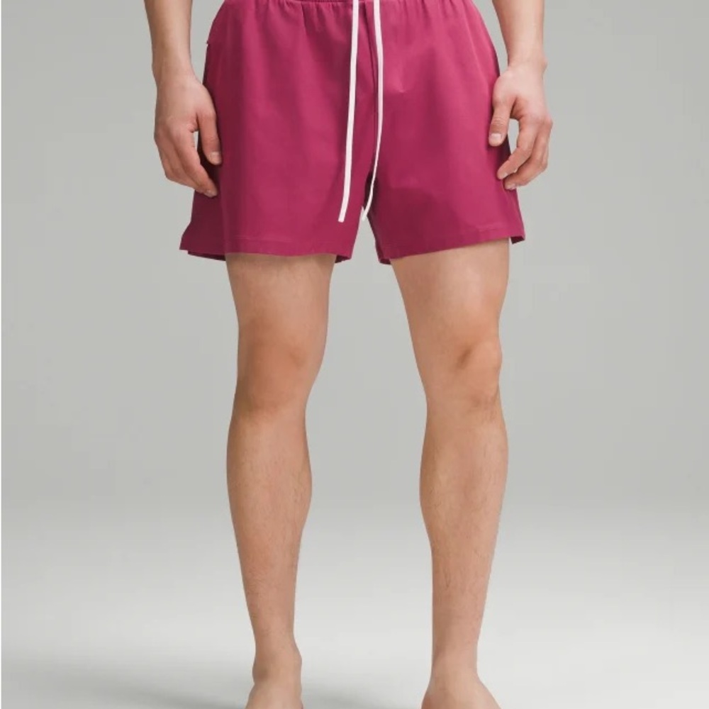 Lululemon Men’s Pool Short 5"
Lined - Washed Mauve Pink XXL